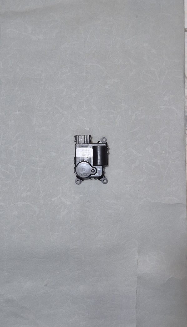 موتور تغییر وضعیت هوا دریچه جک S5 موتور تغییر وضعیت هوا دریچه جک S5 یکی از قطعات کاربردی و مهم